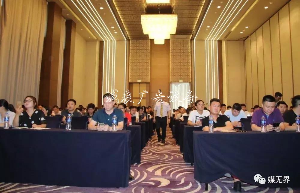 廣告主，請別再浪費(fèi)太陽能垃圾桶廣告費(fèi)！戶外廣告投放的1