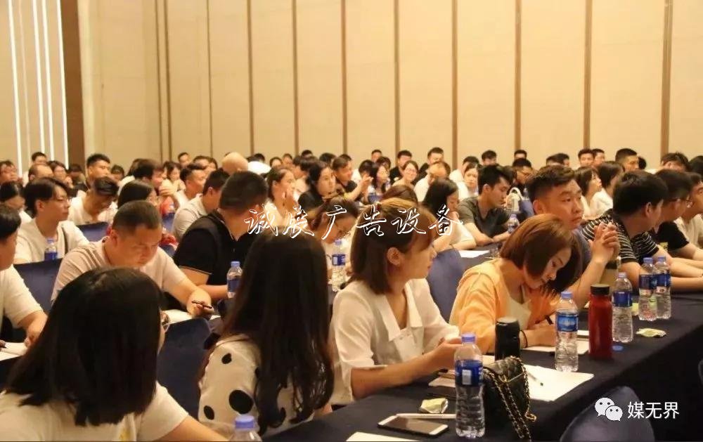 廣告主，請別再浪費(fèi)太陽能垃圾桶廣告費(fèi)！戶外廣告投放的1