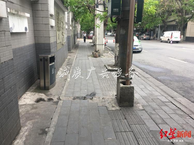 成都街頭垃圾箱消失？宣傳欄 城管委：減量調(diào)整，已拆9001個(gè)