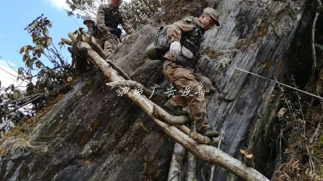 你敢挑戰(zhàn)廣告燈箱多少錢一個嗎？？？
