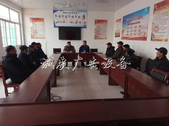 濟(jì)南市教育局派駐“宣傳欄第一書(shū)記”抓黨建促脫貧