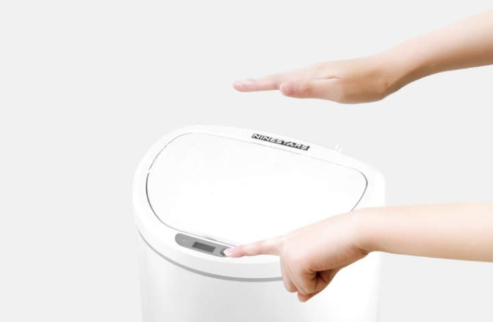 《小米也沒它早，小威宣傳欄燈箱率先推出家用智能分類垃