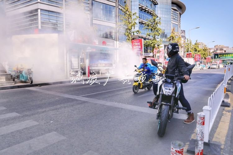 煙頭又惹禍垃圾桶起火分類垃圾亭！市民環(huán)衛(wèi)齊心兩分鐘化險(xiǎn)