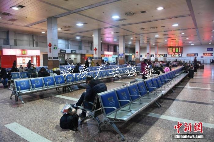 鐵路部門再次調(diào)整免費(fèi)廣告燈箱退票措施 組織車內(nèi)分散就坐