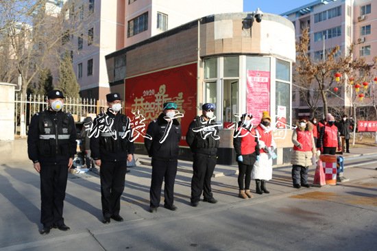 企地聯(lián)動(dòng)寶石花物業(yè)西安滾動(dòng)燈箱分公司為社區(qū)居民筑起防疫牆
