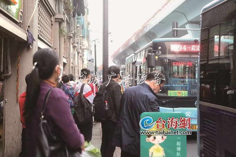公交客流量恢復(fù)超五成 廈門“一鍵重啟”恢復(fù)生機