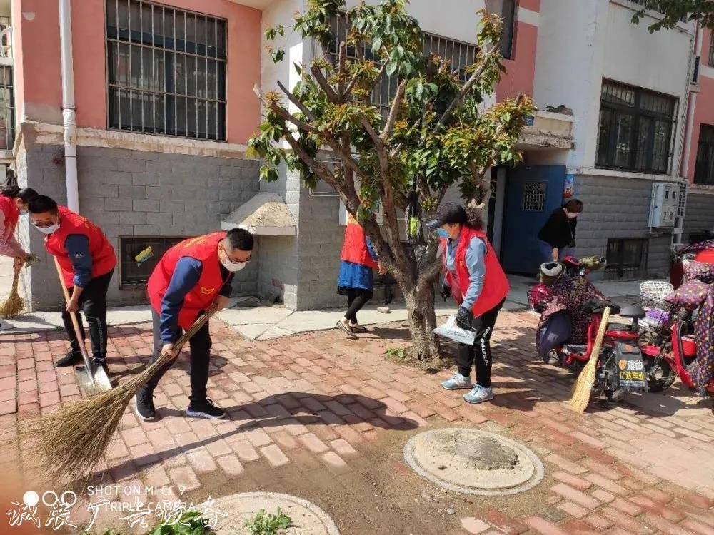 寒亭街道各社區(qū)積極開展社區(qū)宣傳欄環(huán)境整治活動(dòng) 扮靚美麗家園